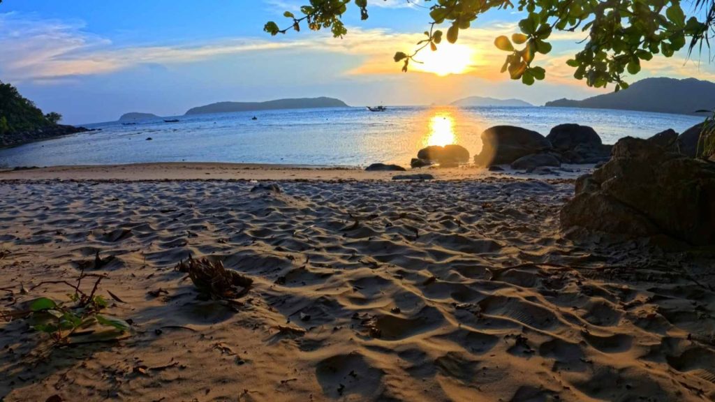 Không gian trong lành và thanh bình của Cù Lao Chàm đang vẫy gọi bạn vào cuối tháng 6 này!