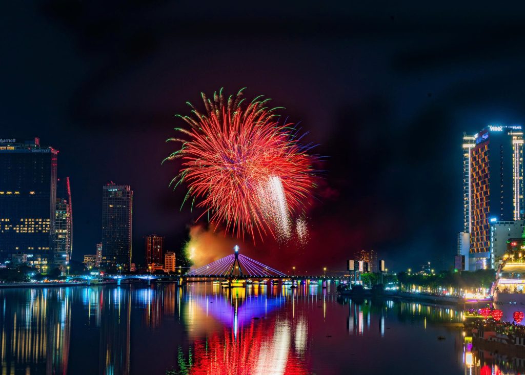 HOT UPDATE: DIFF 2025 Fireworks Night on June 14 Explodes with a Spectacular Showdown Between Canada & China in Da Nang!