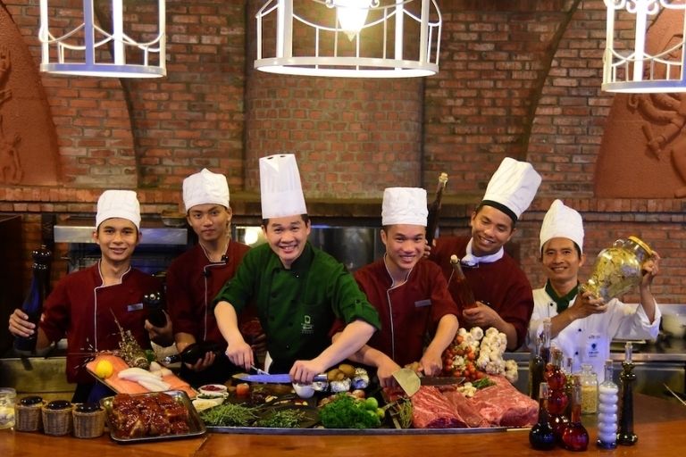 Đội ngũ đầu bếp tài năng của Furama Villas Đà Nẵng