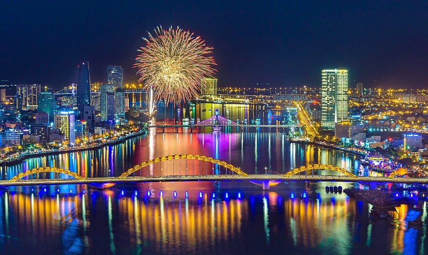 WHERE TO GO IN DA NANG AT NIGHT? A SUGGESTED ITINERARY FROM 5:00 PM TO 10:00 PM