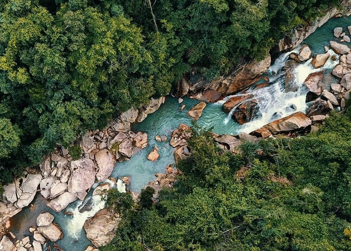 Beautiful Streams In Da Nang To Escape The Summer Heat
